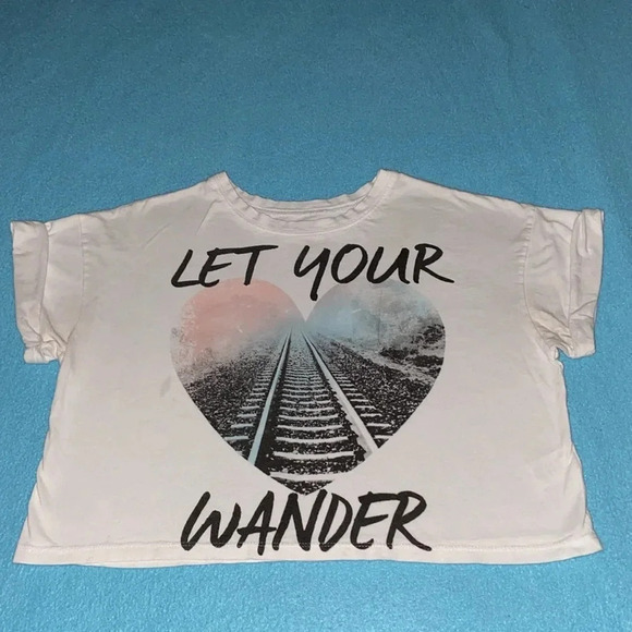 REBELLIOUS ONE  let your heart wander crop short sleeve top size M - Picture 2 of 8